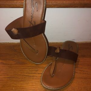 Seven 7 leather size 6 flip flops